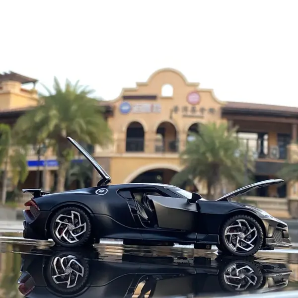1:32 Bugatti Lavoiturenoire Diecast Model Car - Image 4
