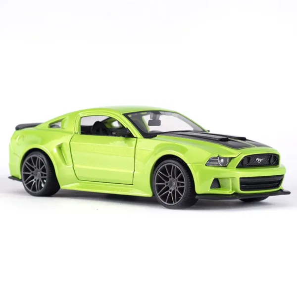 2014 Ford Mustang Diecast Model Car 1:24 Scale - Image 6