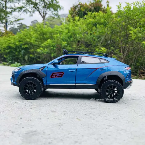 1:24 Scale Lamborghini URUS Alloy Model - Image 2