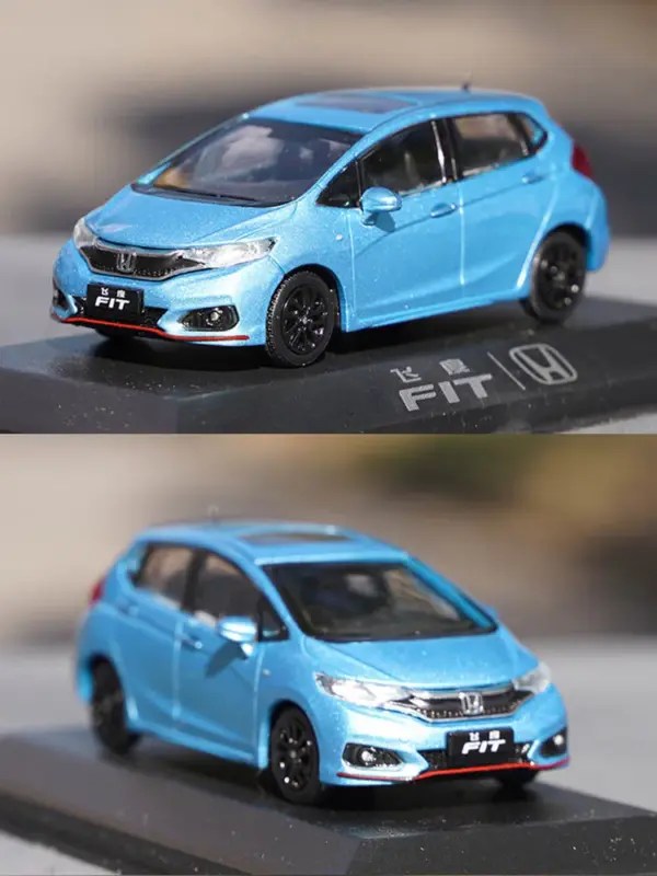 1:43 Diecast Honda Fit Model Car Blue - Image 3