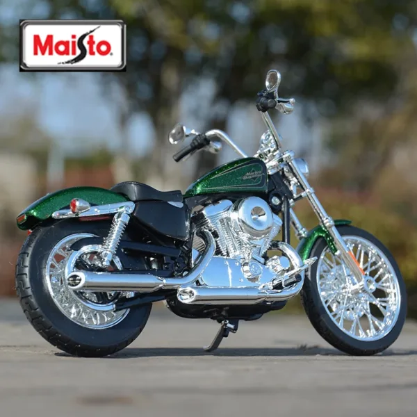 Maisto 1:12 2013 XL 1200V Diecast Motorcycle - Image 4