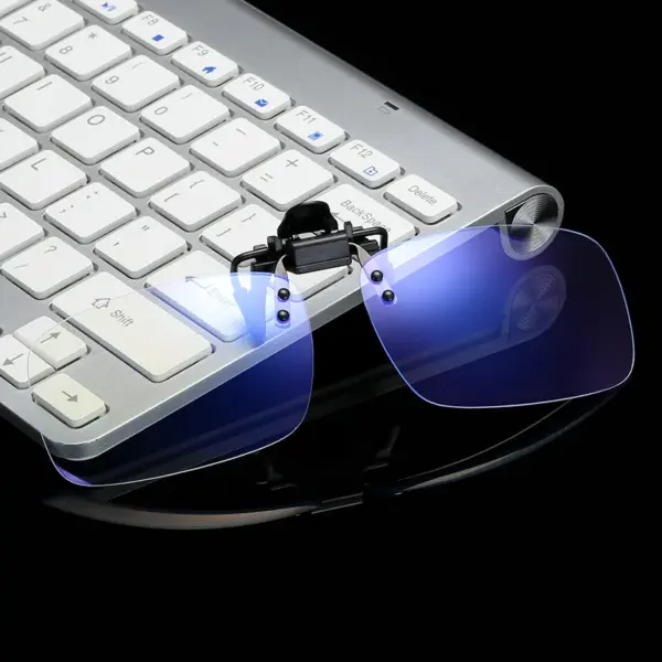 Clip-On Blue Light Glasses for Everyday Use - Image 4