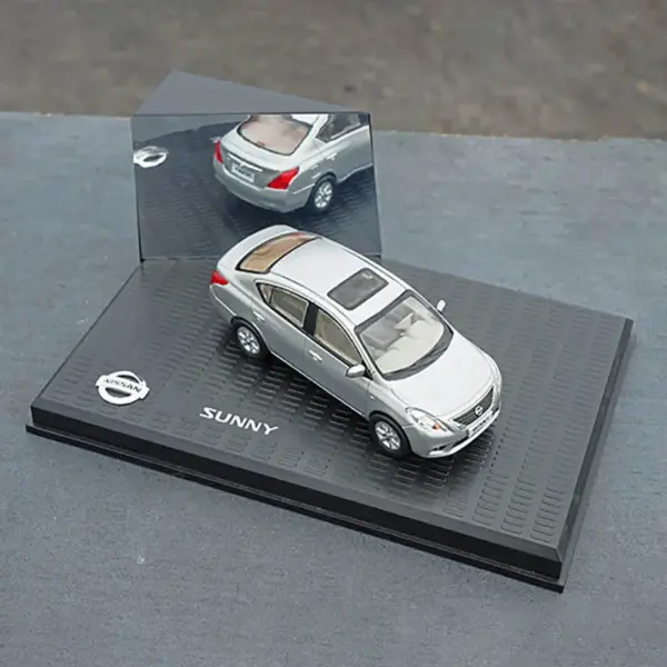 1:43 Nissan Sunny Diecast Model Car Toy - Image 4