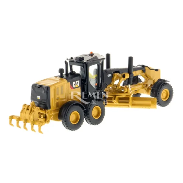 1:87 CAT Motor Grader Model for Collectors - Image 3