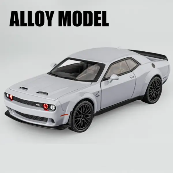 1:32 Dodge Challenger Helicat SRT Diecast Model - Image 7