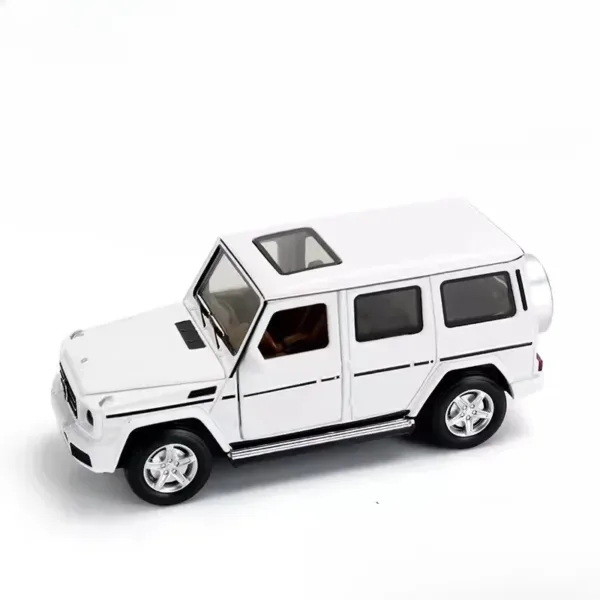 1/32 Mercedes-Benz G350D Diecast Car Model - Image 7