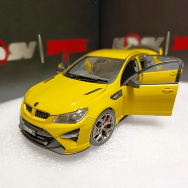 Diecast 1:18 Holden HSV GTSR Yellow Model