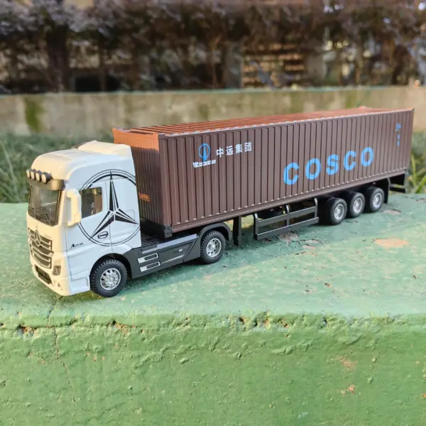 1:50 Diecast Alloy Truck Model with Sound Light - Image 12