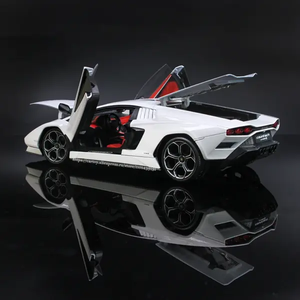 Maisto 1:18 Lamborghini Countach Diecast Model - Image 4