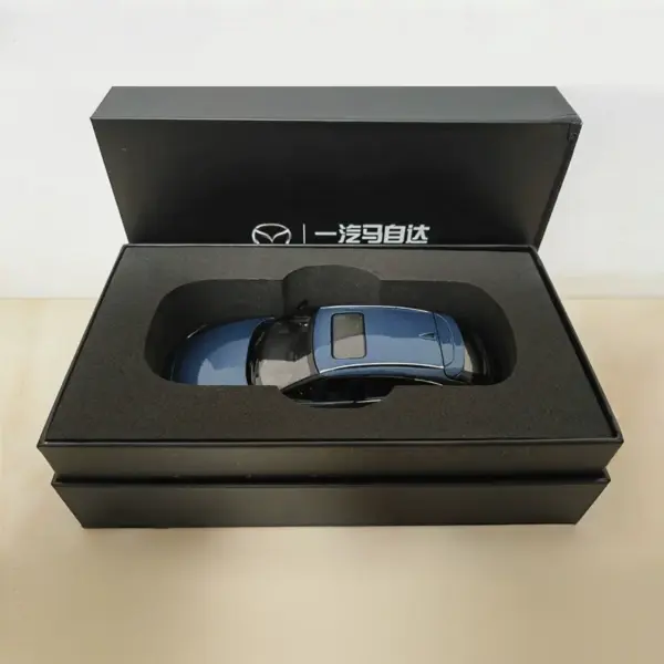 1:32 Scale Diecast Mazda CX-4 Model Car - Image 4