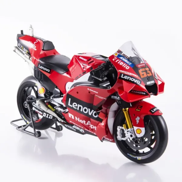 Maisto 1:6 Ducati Lenovo Team Motorcycle Model - Image 2