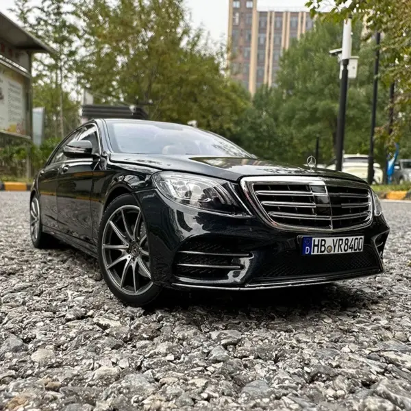 1:18 Scale Diecast Mercedes-Benz S450 W222 Model - Image 4