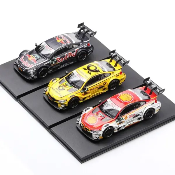 1:43 Maisto BMW M4 Diecast Racing Car