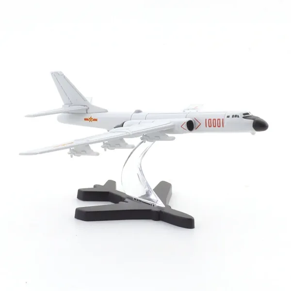 H-6K Bomber Diecast Model Aircraft Set - Image 3