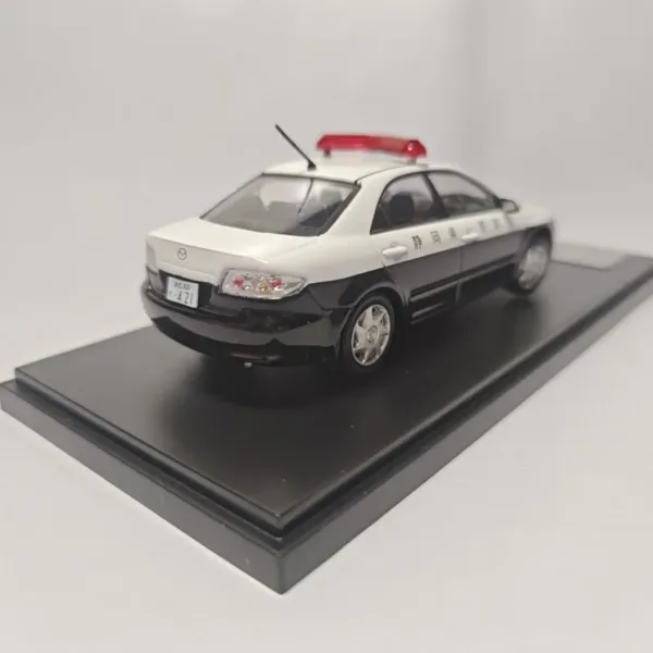 1/43 Scale Mazda Six Model Car Collectible - Image 3