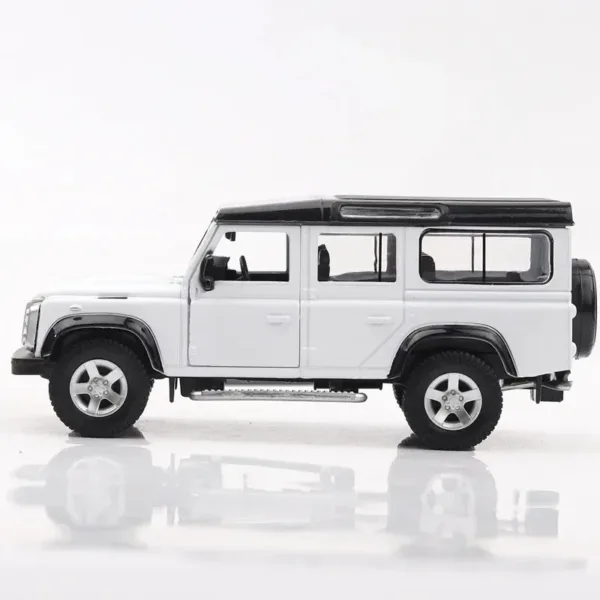 1:36 Diecast Land Rover Defender Model - Image 5