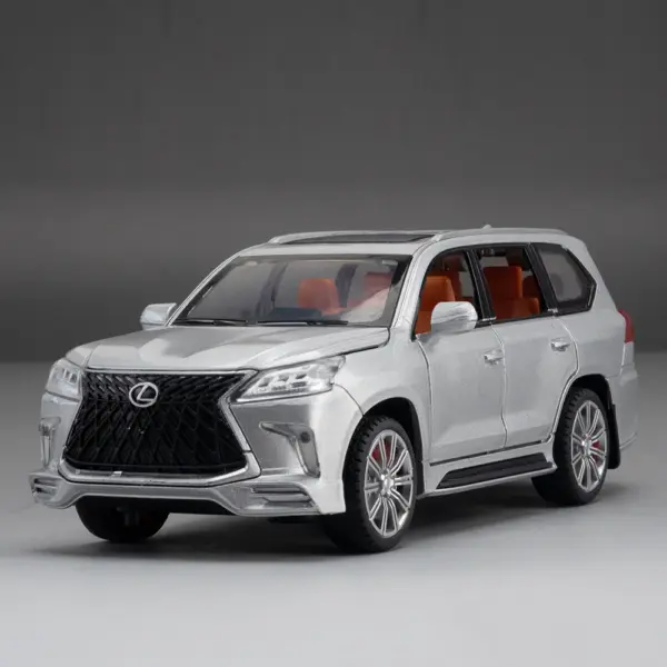 1:32 LX570 Alloy Off-road SUV Model Car - Image 7