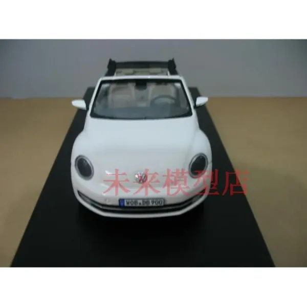 1:43 Scale Beetle Convertible Diecast Model Car - Image 4