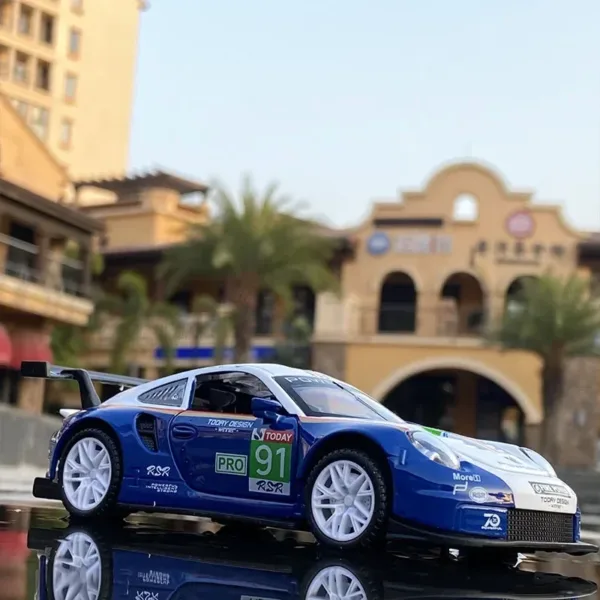 1:32 Diecast Porsche 911 GT3 RSR Model Car - Image 3