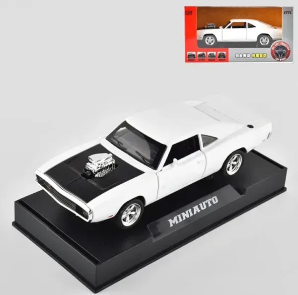 1:32 Fast and Furious Dodge Charger Diecast Car - Image 6