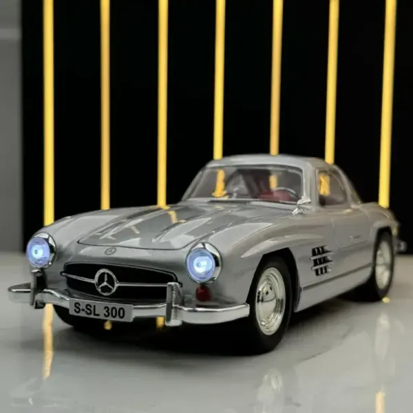 1/24 Scale Benz 300SL Vintage Diecast Model - Image 2