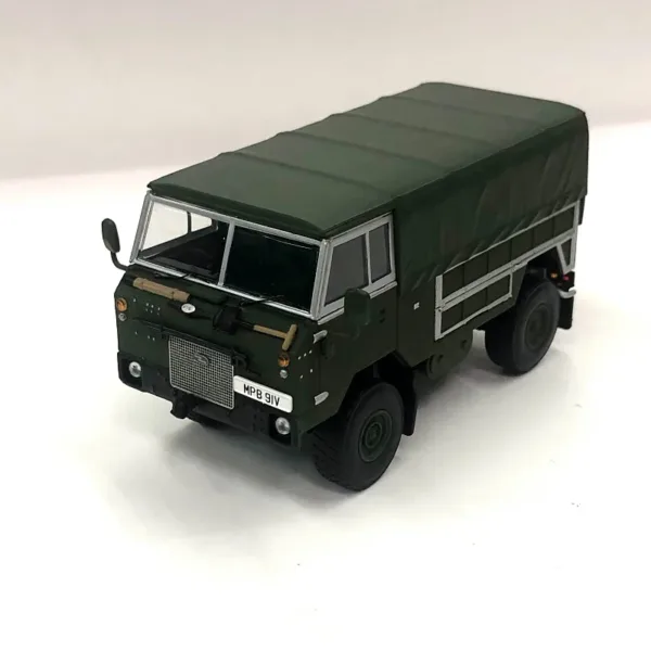 1:43 Scale Land Rover 101 Model Toy - Image 7