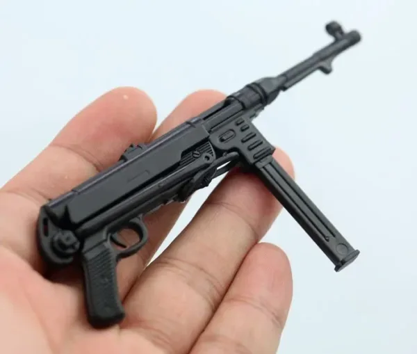 1:6 Scale MP40 Submachine Gun Model - Image 2