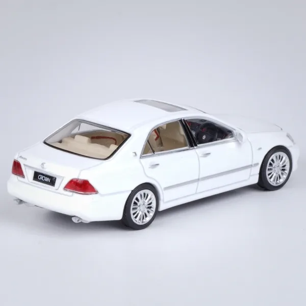 1/64 Toyota Crown 2007 Diecast Model Car - Image 5