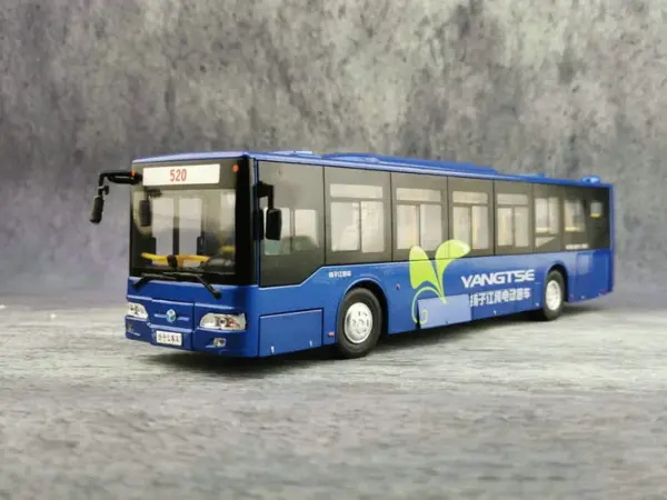 1:42 Scale WG6120BEVHM Alloy Bus Model - Image 6