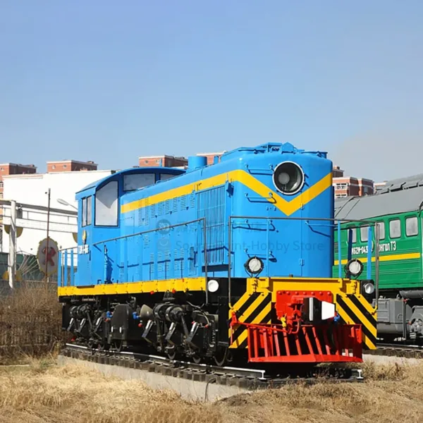 Soviet Diesel Engine Locomotive Model 1/87 Scale