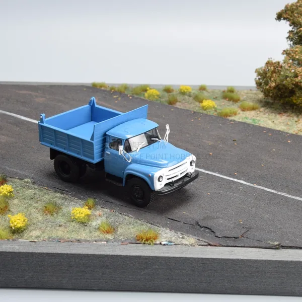 1:43 Scale Vintage ZIL MMZ 4502 Truck Model - Image 2