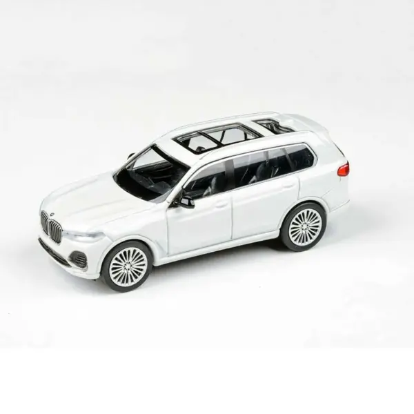 1:64 Scale X7 SUV Diecast Car Model - Image 5