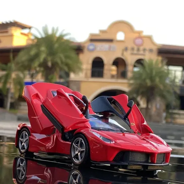 1:32 Scale Ferrari Laferrari Diecast Model Car - Image 3