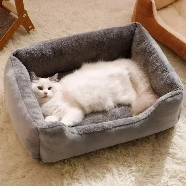 Plush Cat Bed for Comfortable Relaxation - Image 3