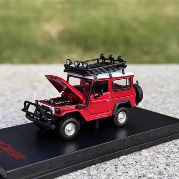 Diecast 1:64 Land Cruiser FJ40 Model Car - Image 6