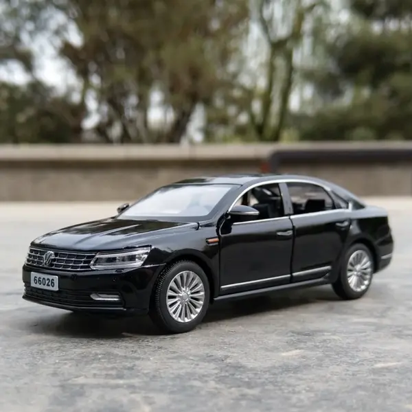 1:32 Passat Alloy Diecast Car Model - Image 9