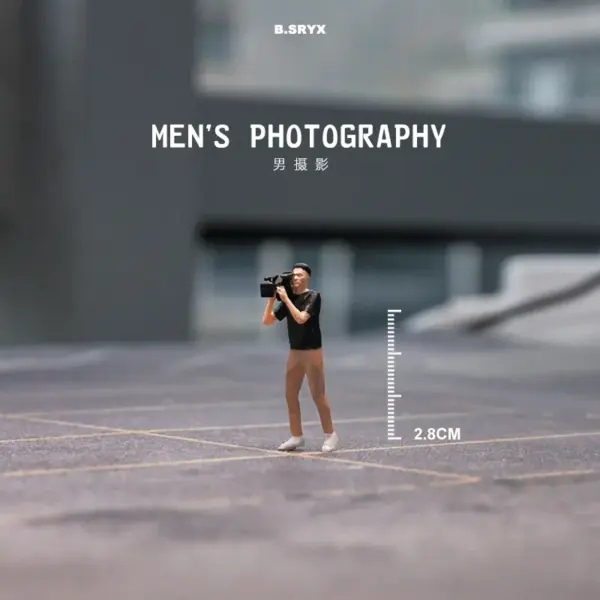 1/64 Scale Miniature Photographer Figurines - Image 5