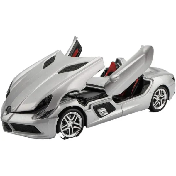 1:24 Mercedes-Benz SLR Stirling Moss Model Car - Image 6