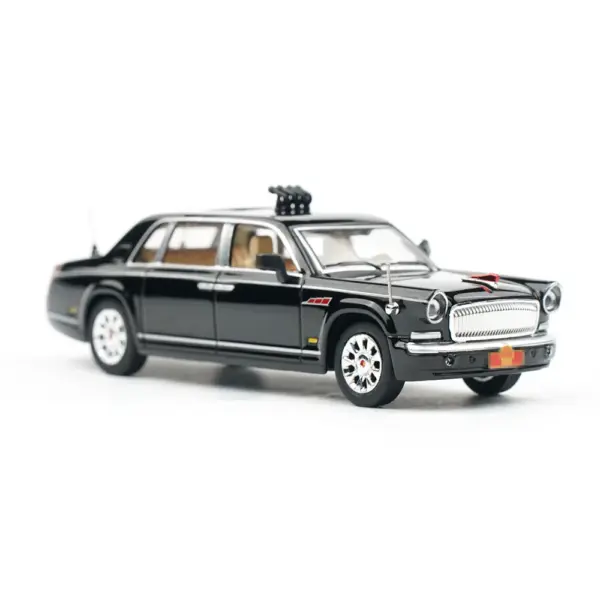 1:64 Scale Xcartoys Vintage Diecast Car Model - Image 4