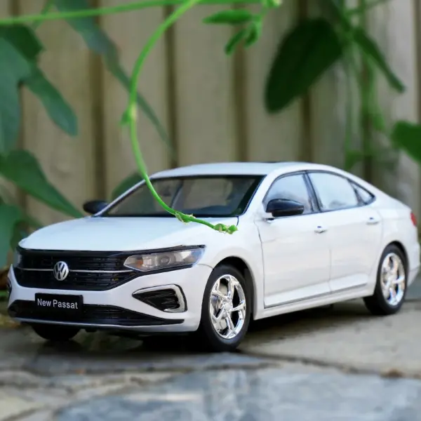 1:24 Alloy Passat 2023 Model Car Toy