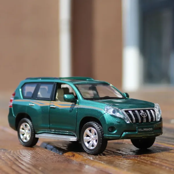 1/32 Toyota Land Cruiser Prado Diecast Model - Image 4