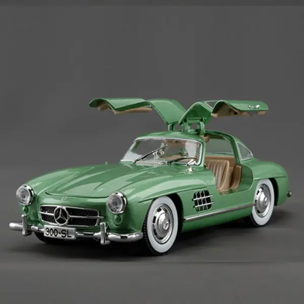 1:24 Alloy 300SL Vintage Toy Car Model - Image 9