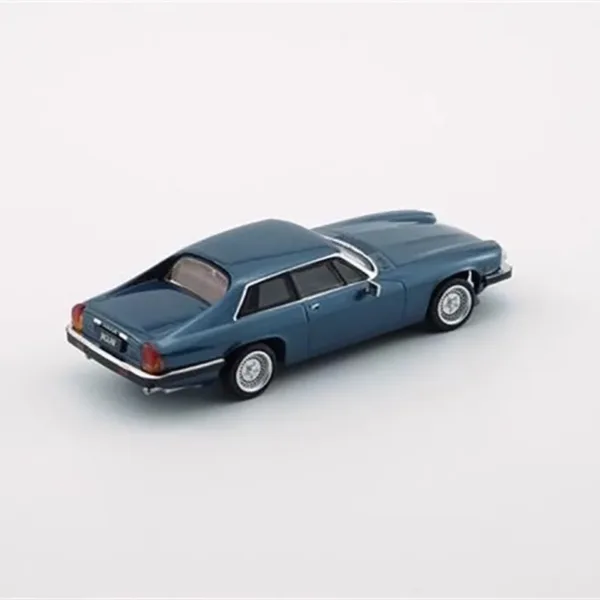 1:64 Scale Jaguar XJS 1984 Diecast Model - Image 4