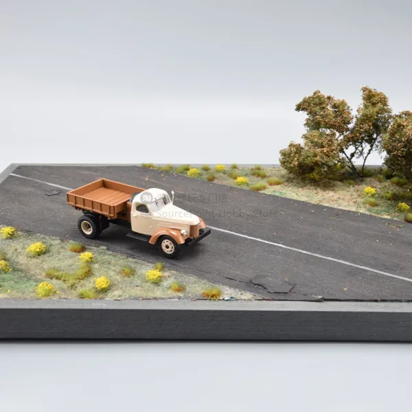 1:43 Scale KAZ-600V Diecast Construction Truck - Image 2