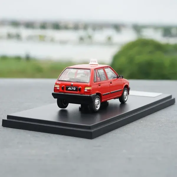 1:43 Scale SUZUKI Taxi Diecast Model Car - Image 4