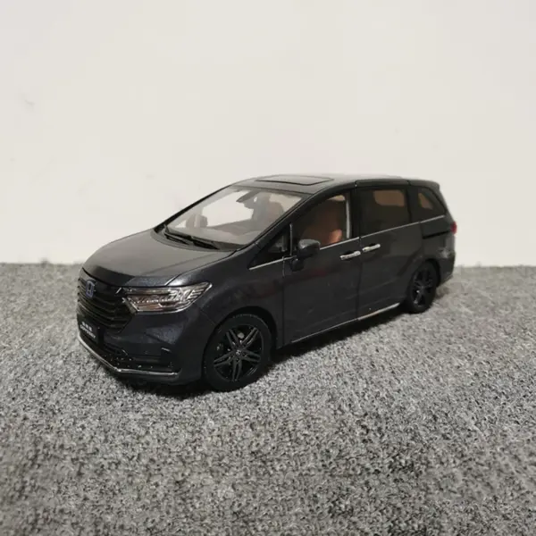 1:18 Scale 2022 ODYSSEY Diecast Car Model - Image 7