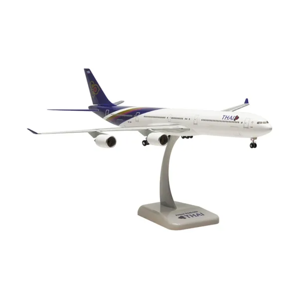 1:200 Scale A340-600 Lufthansa Model Airplane - Image 8