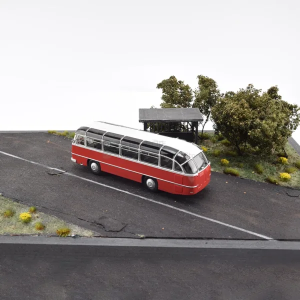 Lviv LAZ-695 Urban Bus Model 1:43 Scale - Image 3