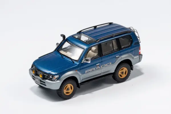 1/64 Diecast Prado 90 Model Car with Case - Image 10