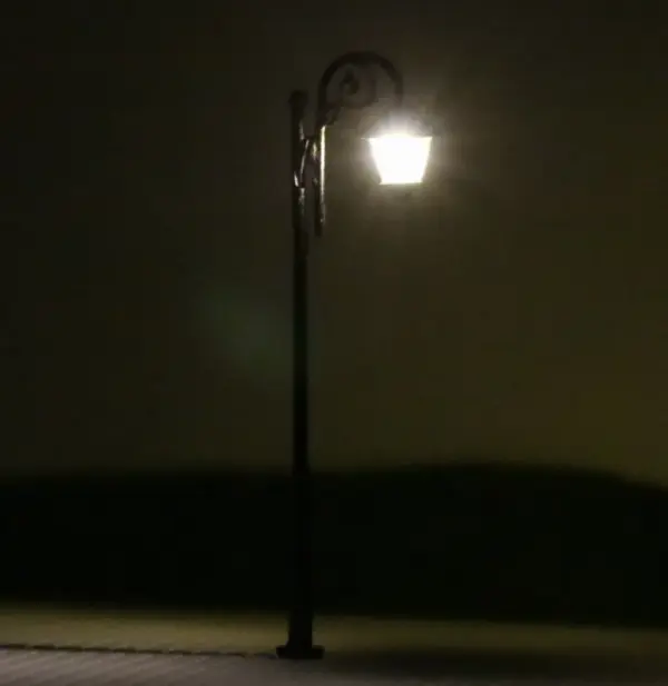 10pcs HO Scale Warm White LED Street Lamps - Image 3